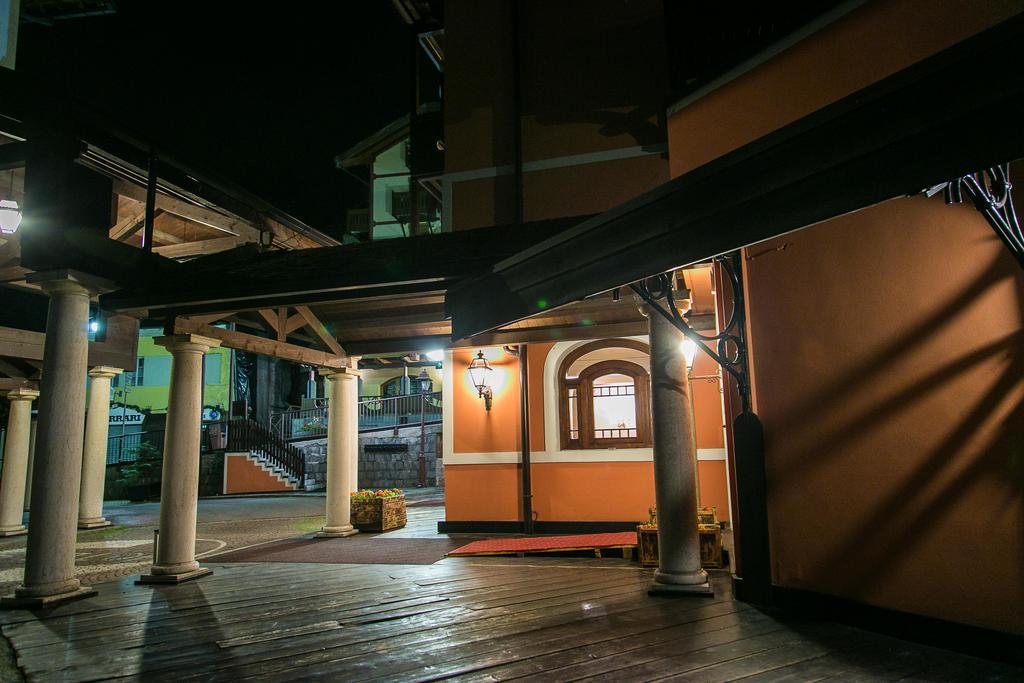 Hotel Posta R.T.A. Мадонна-ди-Кампильо Экстерьер фото